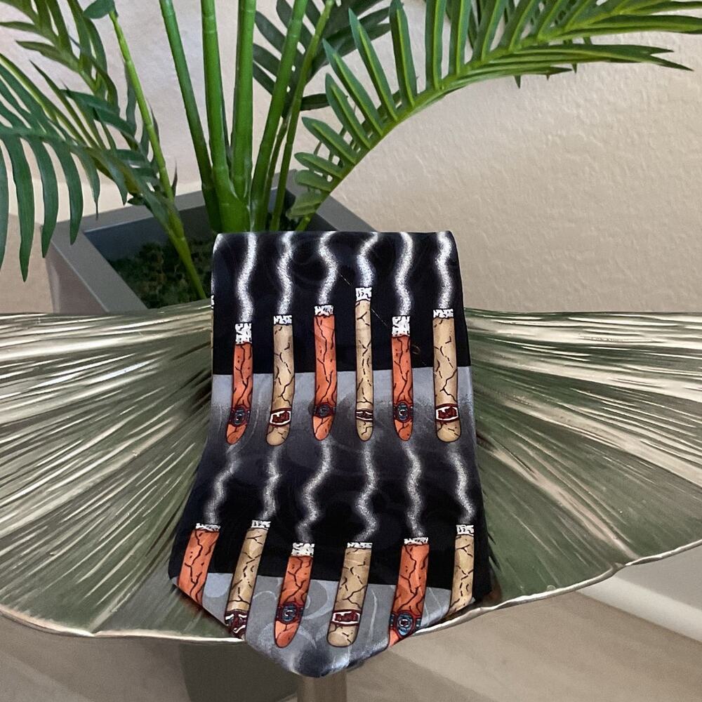 Surrey Mens Black And Gray Cigar Pattern Classic Neck Tie